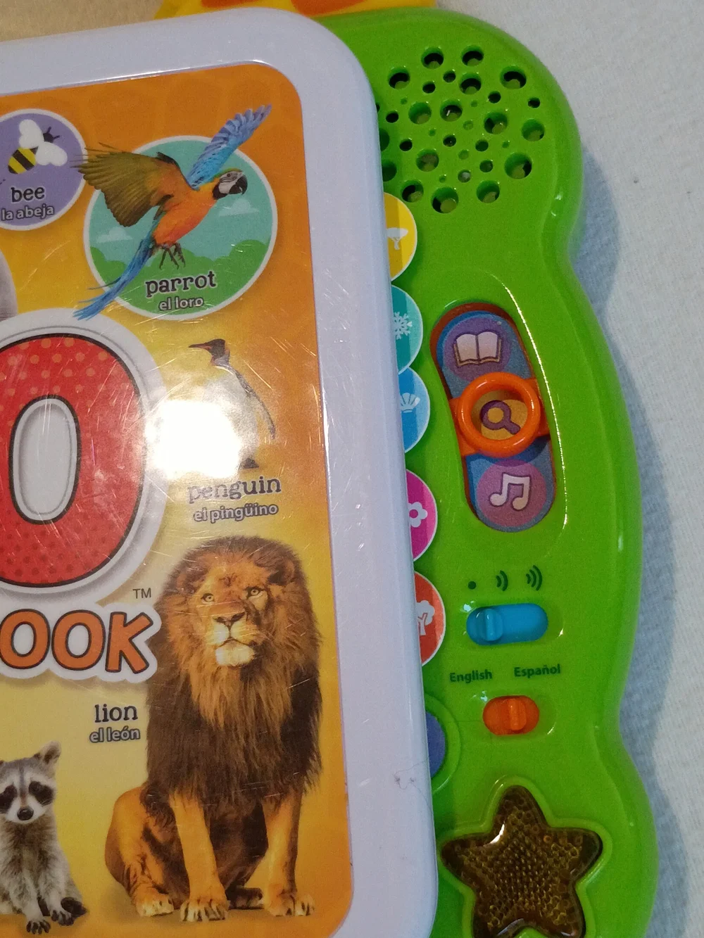 LeapFrog 100 Animals Book - Bilingual English/Spanish Interactive Toy